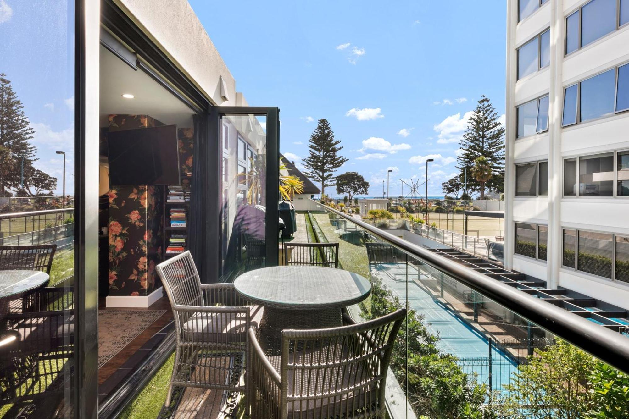 Marvelous Downtown Apartment Moments From Main Beach With Heated Pool, Gym And Parking Mount Maunganui Zewnętrze zdjęcie